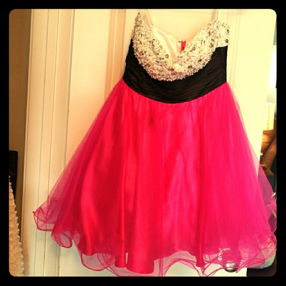 Pink short prom dress